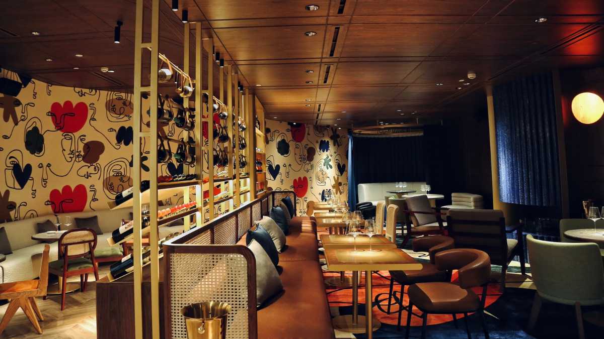 Soirée Wine Bar - Where Jazz Meets Elegance