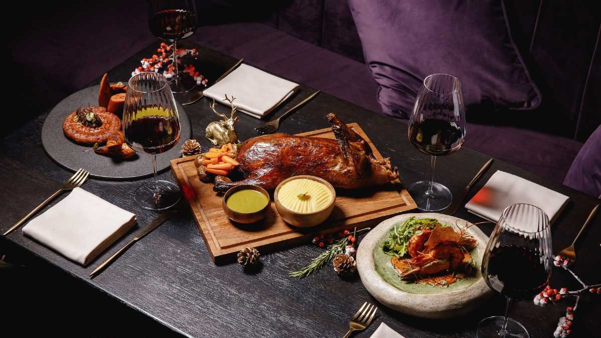 Celebrate Christmas at Nazcaa with The Best Views of The Burj Khalifa and Dubai Skyline (1)