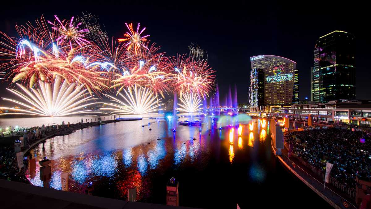 Dubai's Epic New Year's Celebration at Dubai Festival City Mall