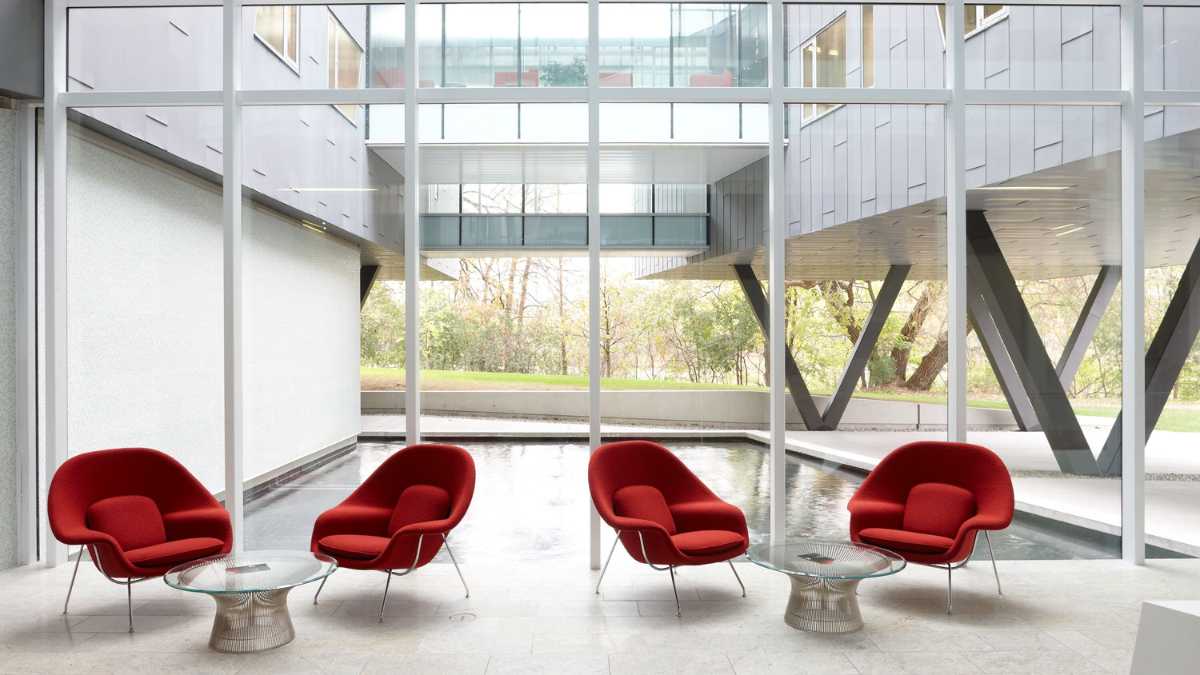 2024's Hottest Office Trends Unveiled!