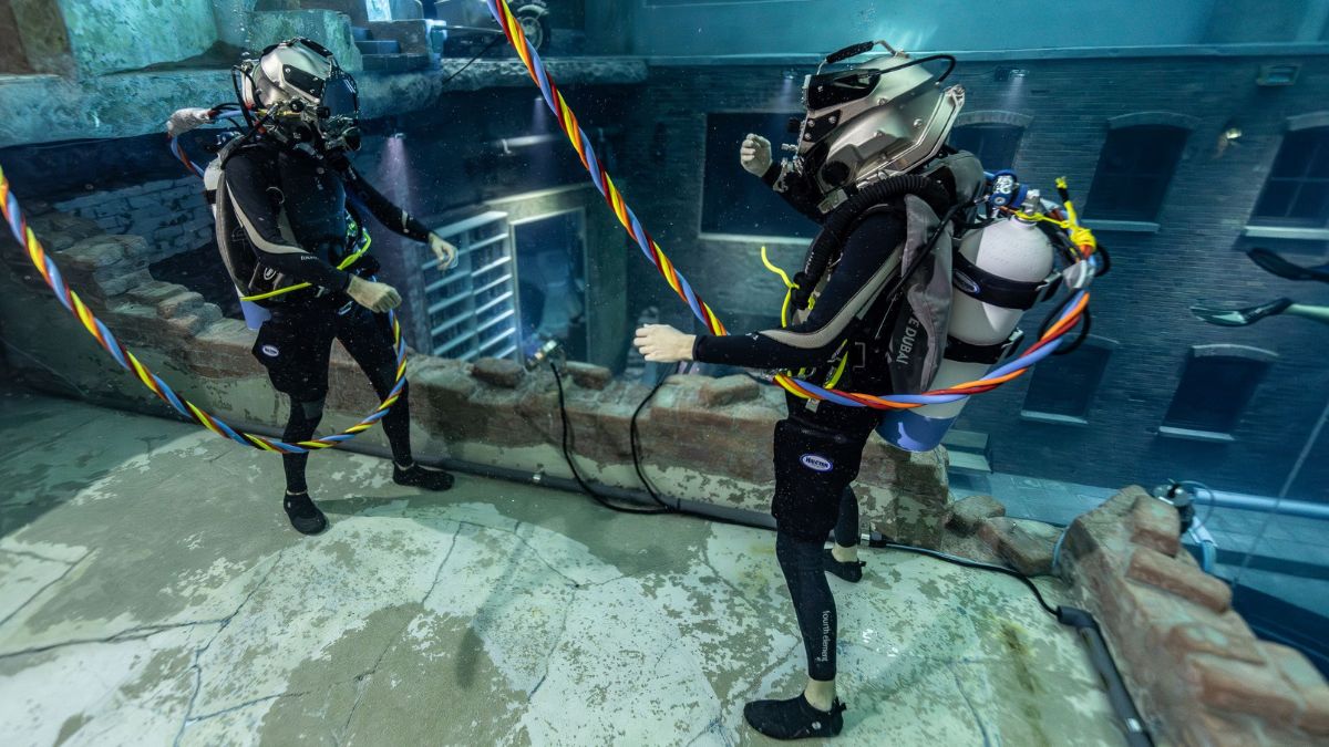 Deep Dive Dubai's Exclusive Dive Experience