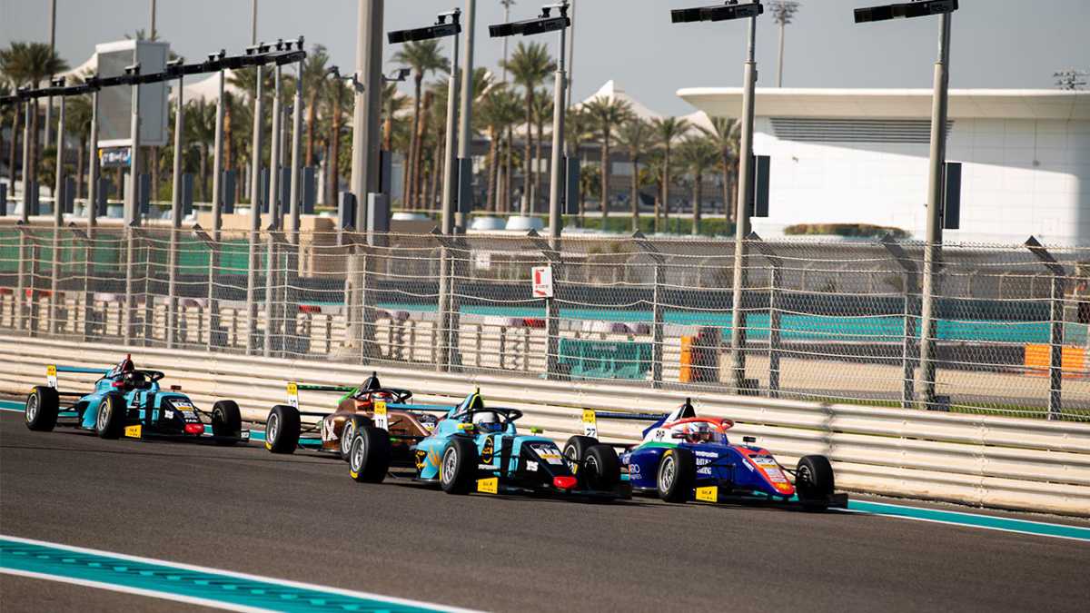 Have a thrilling family day at the first-ever A2RL race at Yas Marina