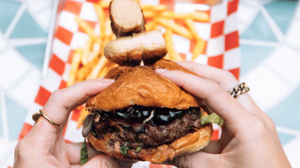 StreetBurger & Co Pop-Up is Available at 25hours Hotel One Central Dubai Now