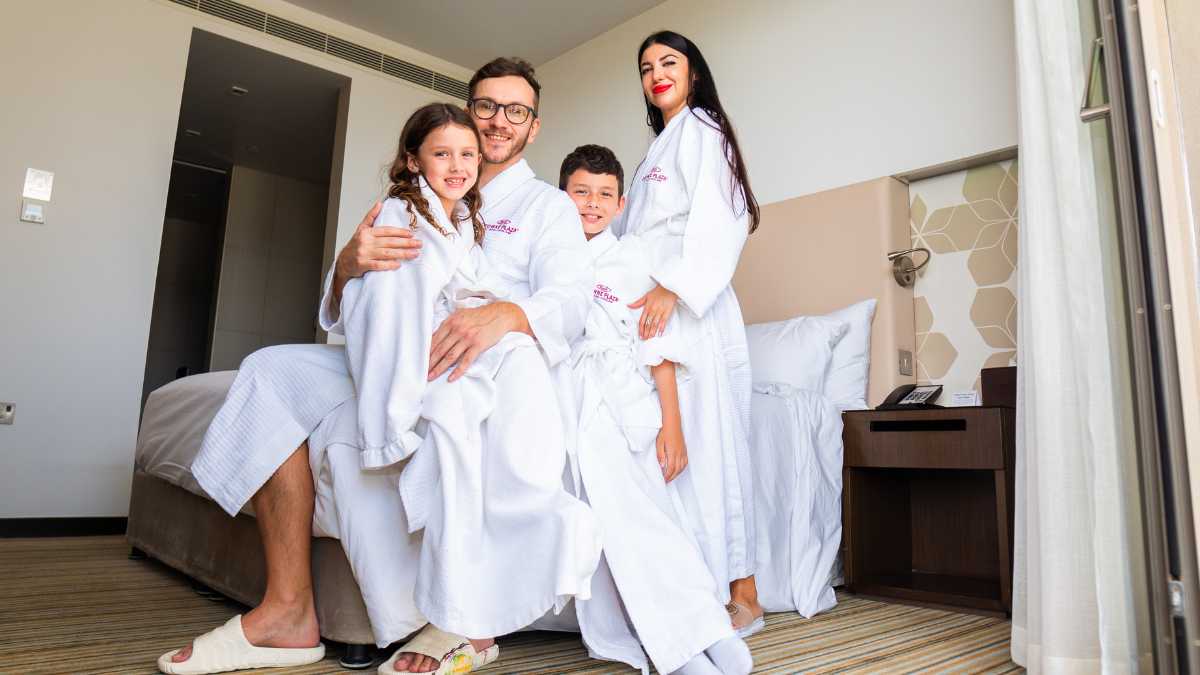 Yas Island's Unforgettable "Kids Go Free" Offer at Yas Plaza Hotels