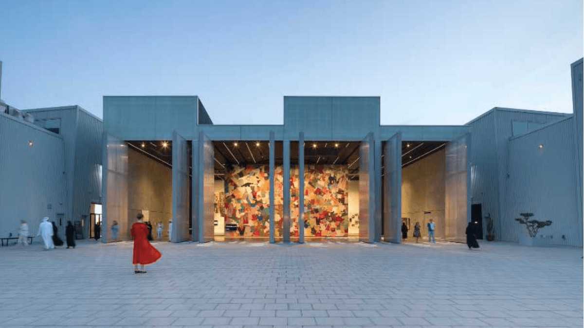 Top Places in Dubai to Use the iPhone 17 Center Stage Camera