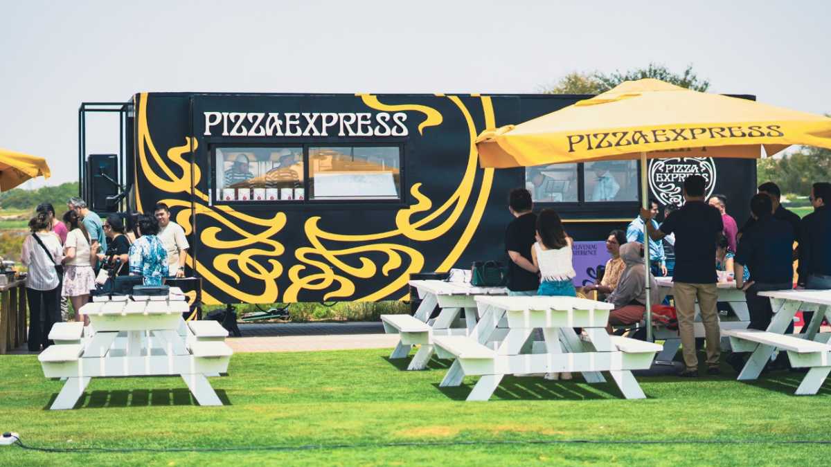 Pizza Express Introduces a Revolutionary Expandable Food Truck in Dubai