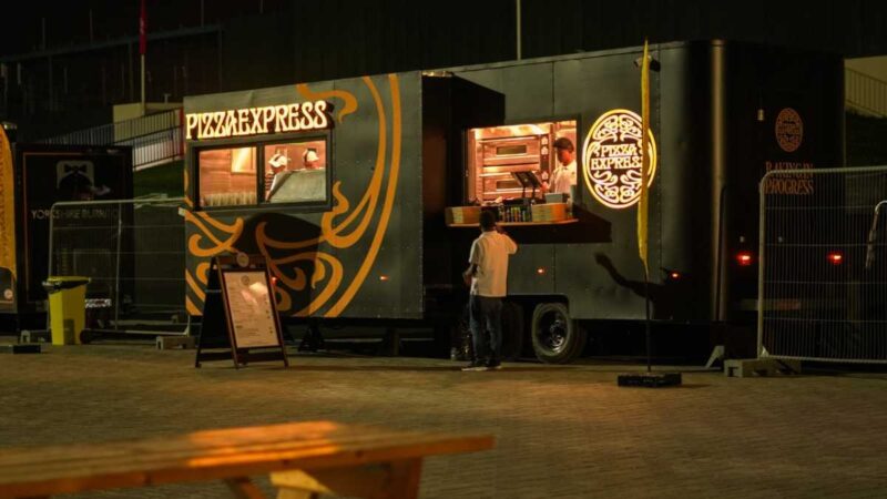 Pizza Express Introduces a Revolutionary Expandable Food Truck in Dubai