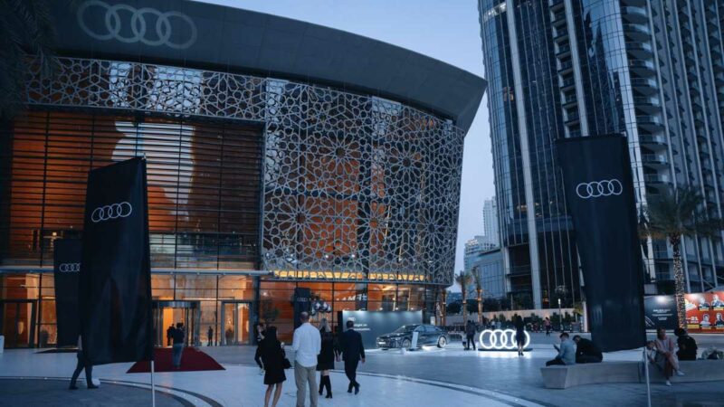 Audi, Al Nabooda Automobiles Celebrates the Middle Eastern Debut of Singin’ in the Rain at Dubai Opera