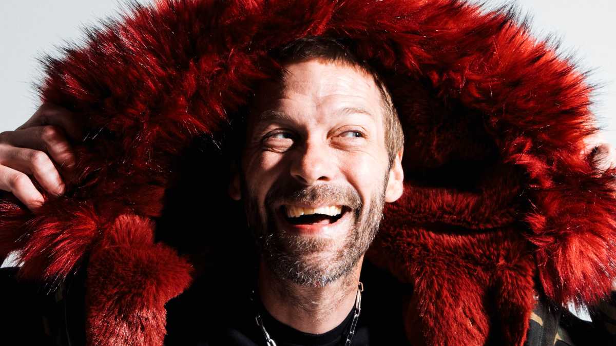 Kasabian’s Tom Meighan Brings His “RAW25” Acoustic Tour To Dubai