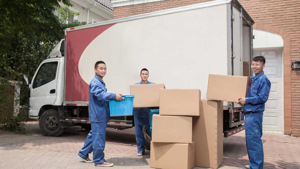 Movers and Packers in Abu Dhabi for Shifting House