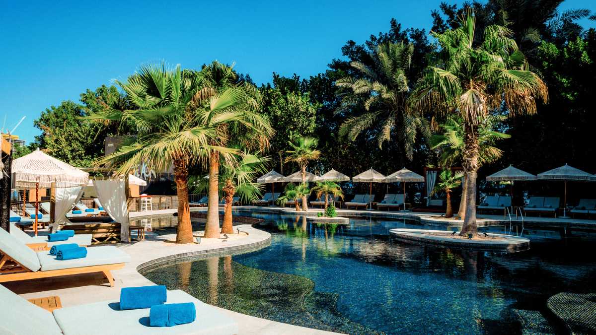 Barasti Unveils Stunning Beach & Pool Makeover at Le Meridien Mina Seyahi