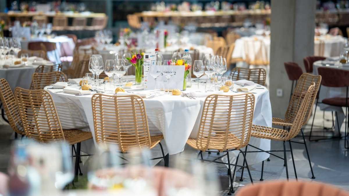 Dubai's Best Table and Chair Rental Companies Top 8 List (2025)