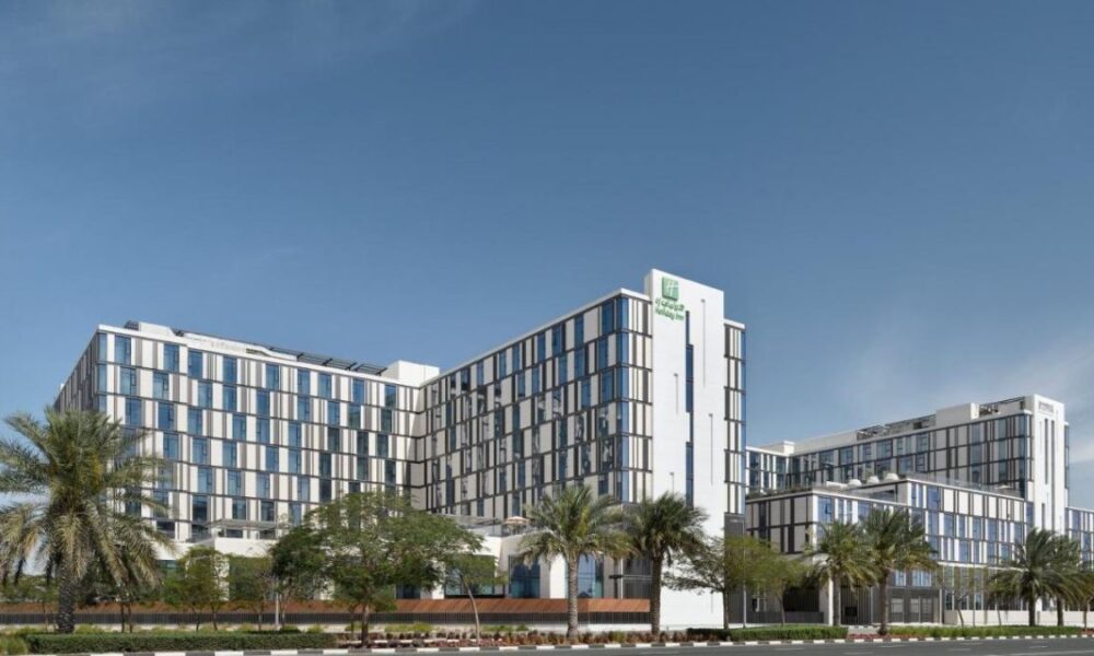 Holiday Inn Dubai al-Maktoum Airport 