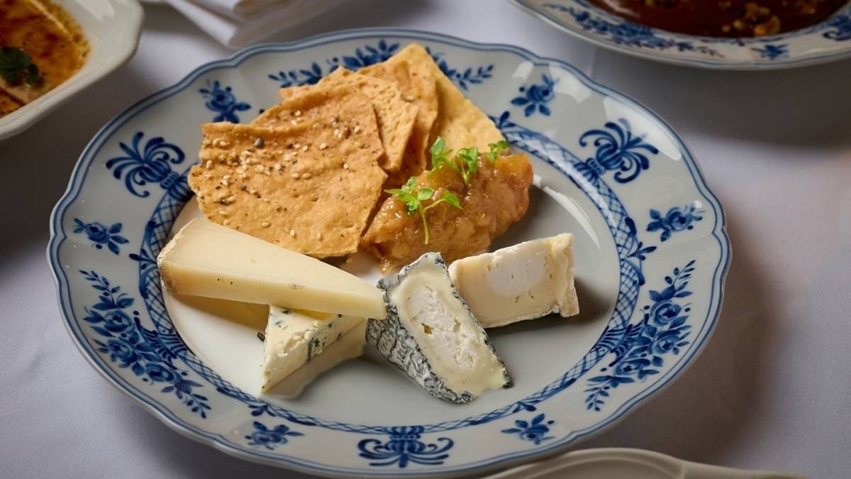 Bisou Bisou Brunch at FIVE LUXE