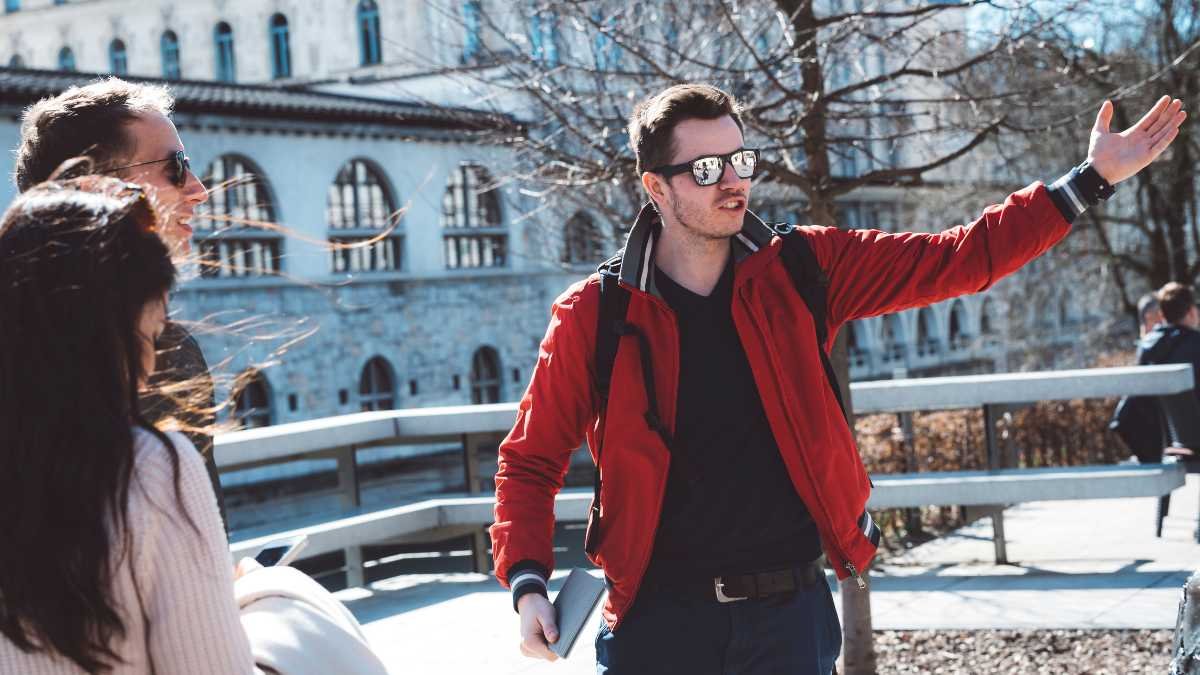 How to Become a Tour Guide in Dubai: Ultimate Guide to Licensing, Training & Opportunities