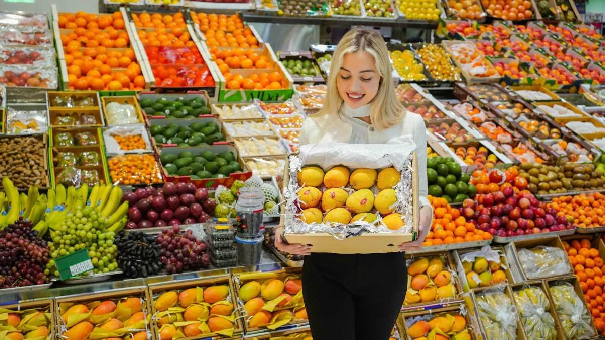 Mango Madness Hits Waterfront Market – Sweet, Juicy, and Totally Unmissable!