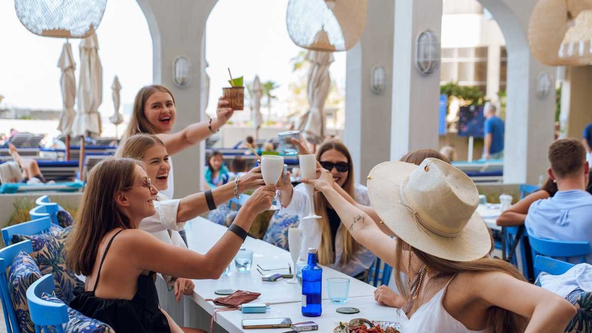Brunch, Beats & Bubbles: Santorini Saturday Brunch at JA Ocean View Hotel