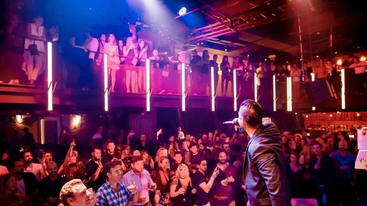 Lucky Voice Dubai retro night