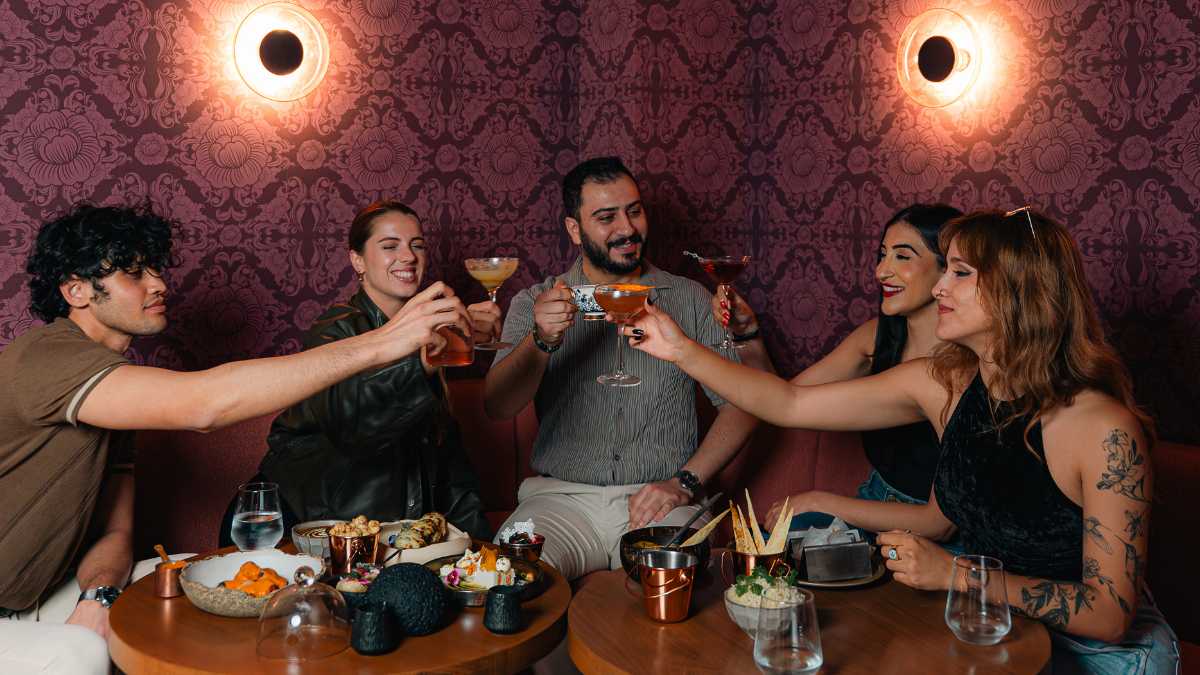 Enjoy-Velvet-Nights-Vintage-Cocktails-at-Flying-Elephant-Novotel-Dubai