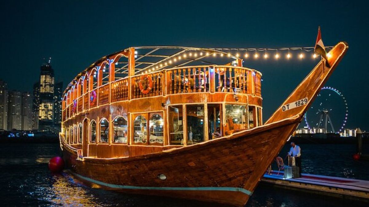 Night Cruises & Dhow Dinner Experiences in Dubai