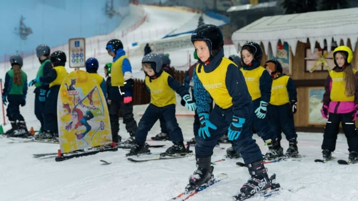Kids playing in the snow at Ski Dubai, Mall of the Emirates