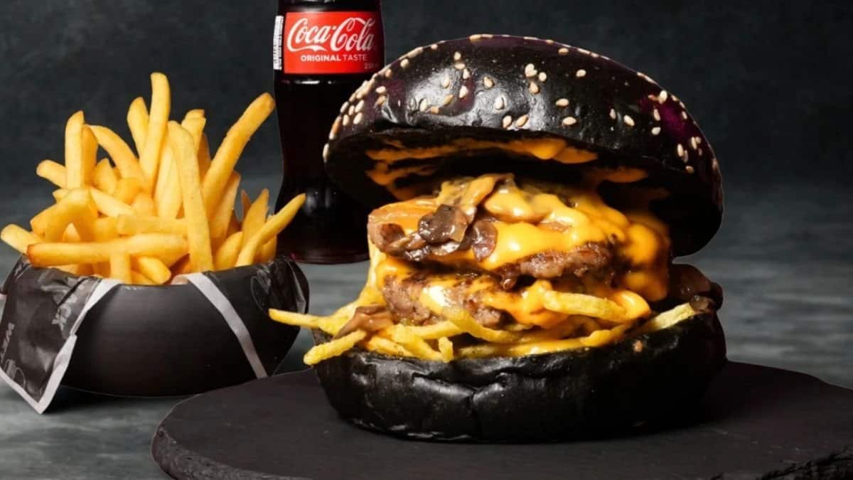 Wet Black Burger Bay Square