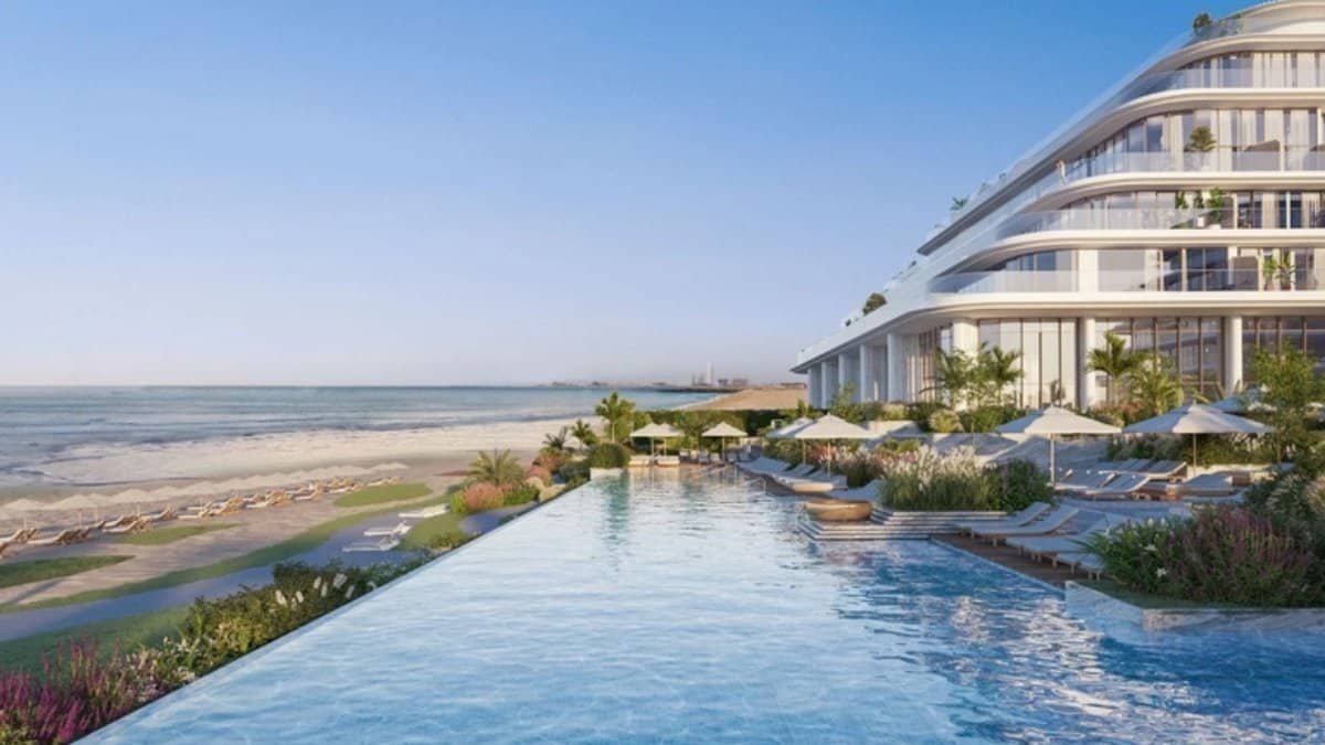 J1 Hotel Gran Melia Dubai swimming pool